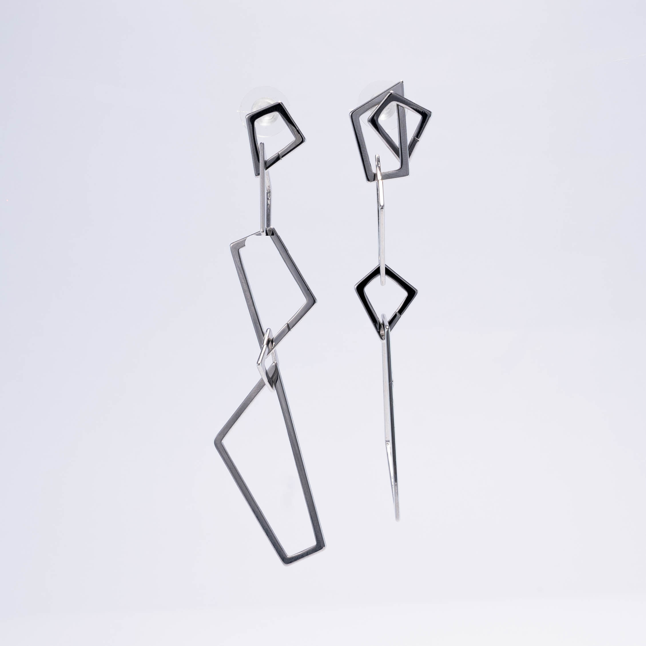 Pendientes Asimétricos Plateados