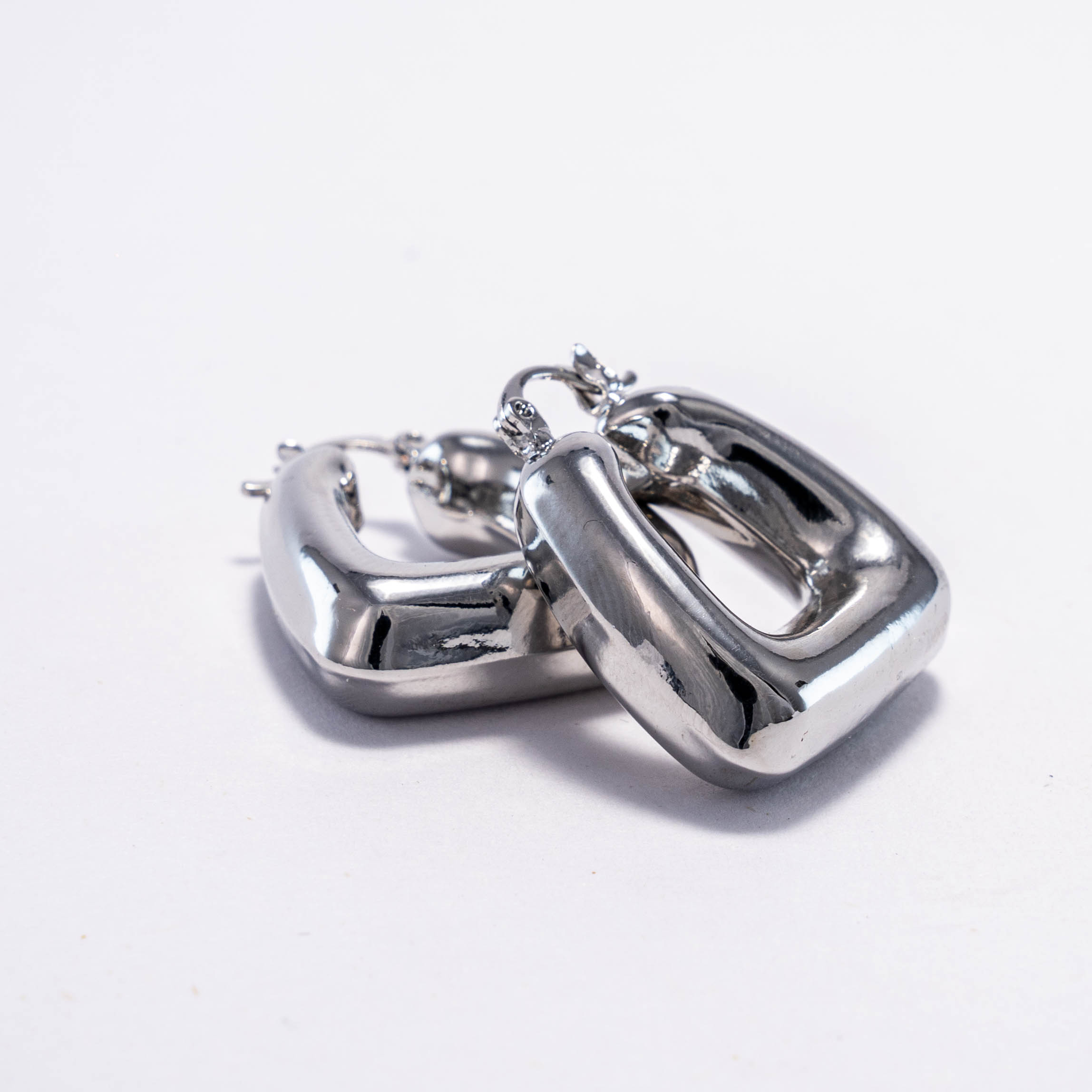 Aretes Minimalistas Cuadrados