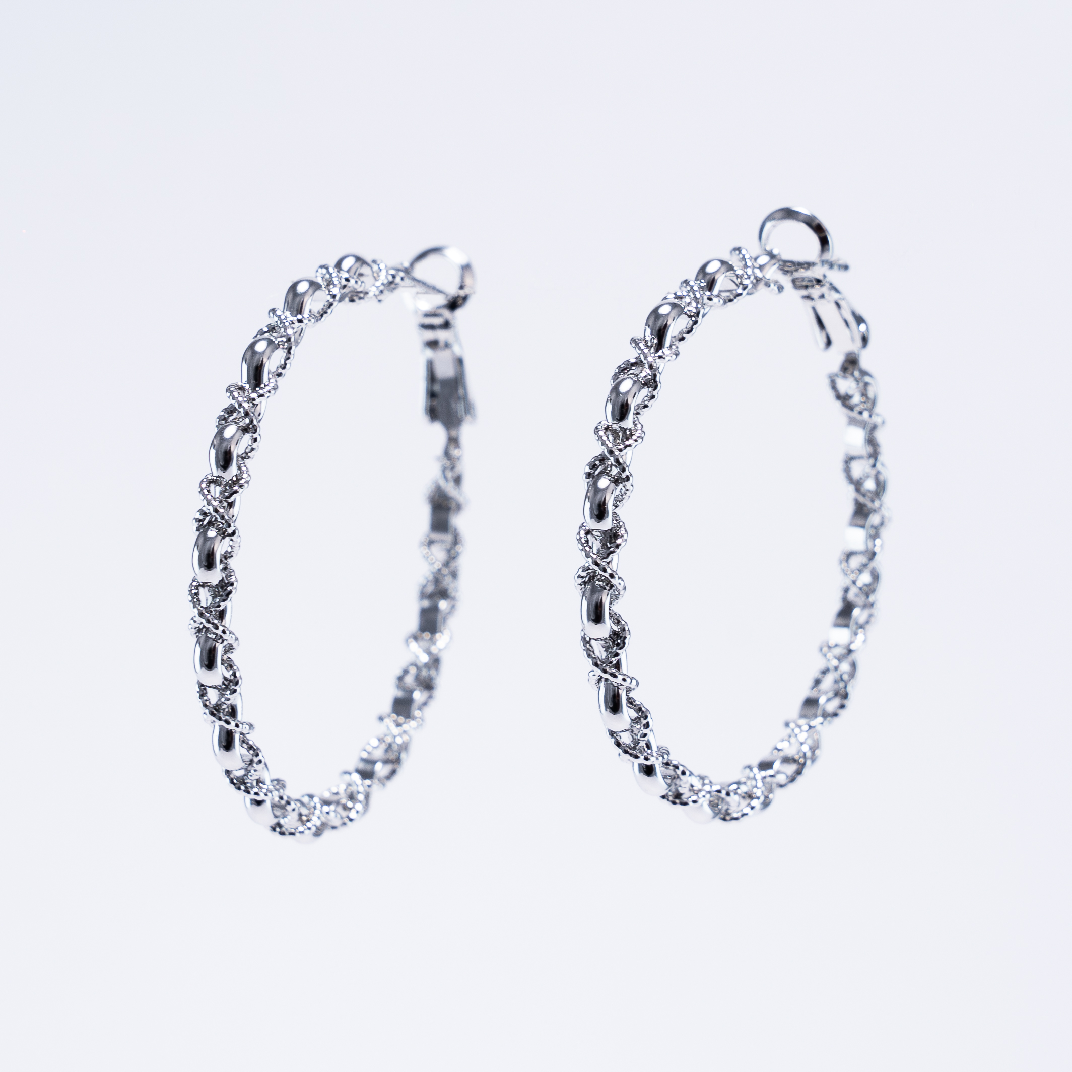 Aretes Entrelazados Brillantes