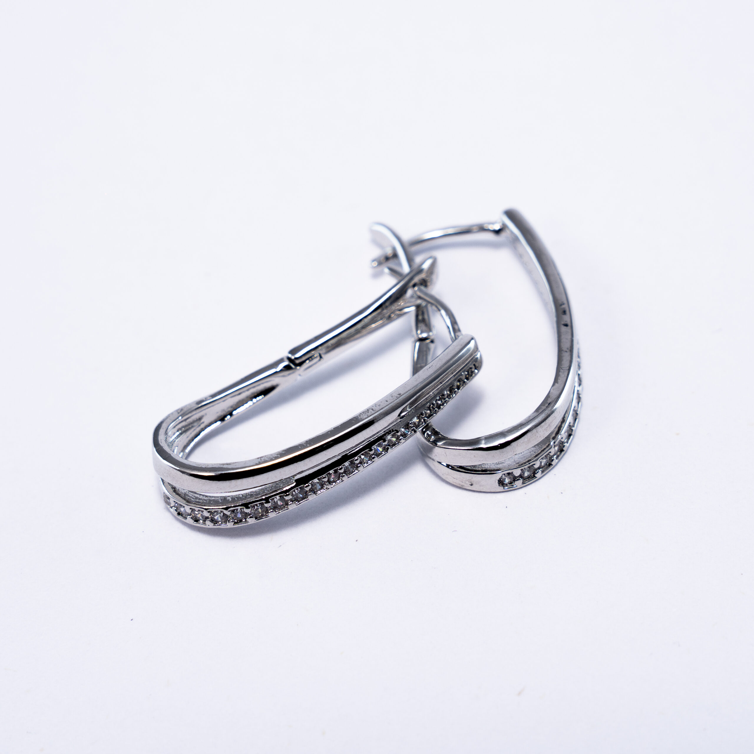 Aretes Ovalados Con Circonitas