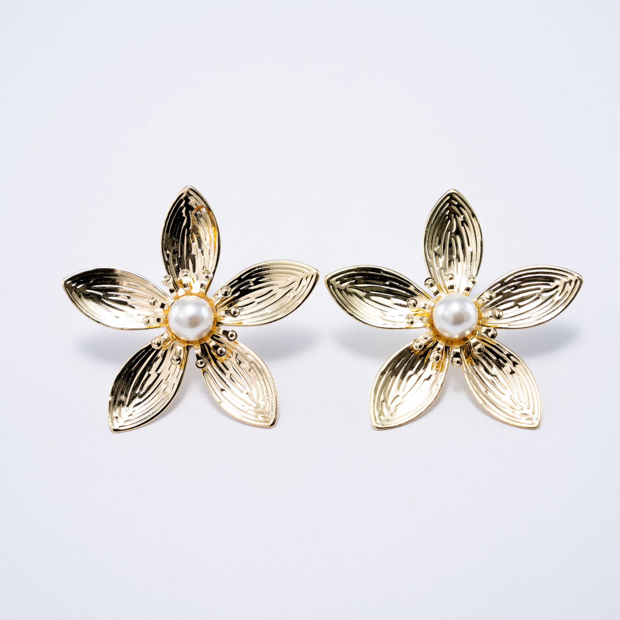 Aretes Delicados De Flor