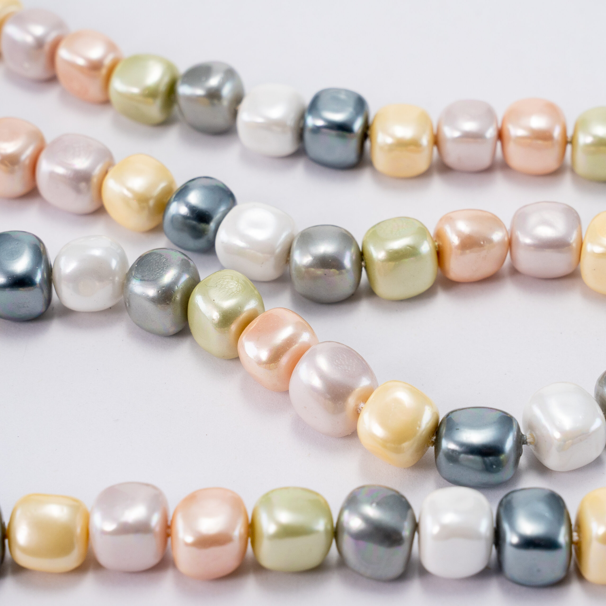 Sarta perla shell multicolor cuadrada