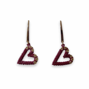Aretes Miyuki Corazón Lateral Vino tinto